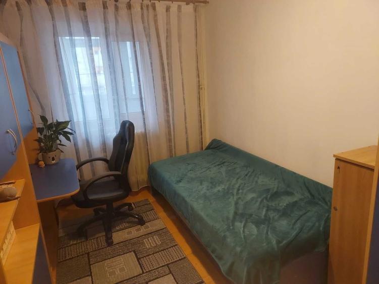 Apartament cu 3 camere decomandat în Păcurari