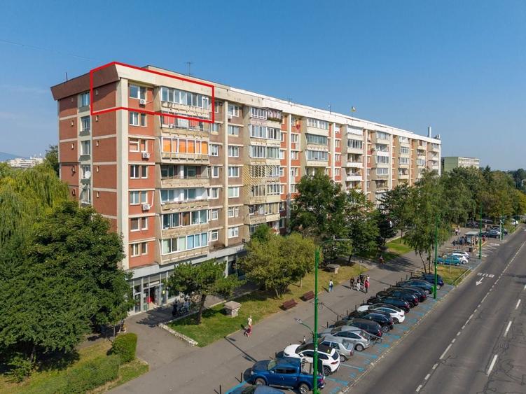 Apartament cu 3 camere semidecomandat în Gării