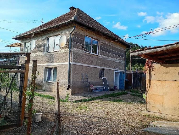 Casă cu 2 camere cu Teren 1400 Mp în Nădășelu