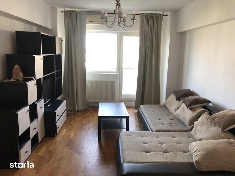 Apartament cu 3 camere semidecomandat în Tineretului