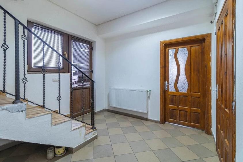 Spațiu comercial, de 100 mp, în Vidra