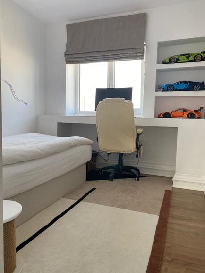 Apartament cu 4 camere decomandat în Central