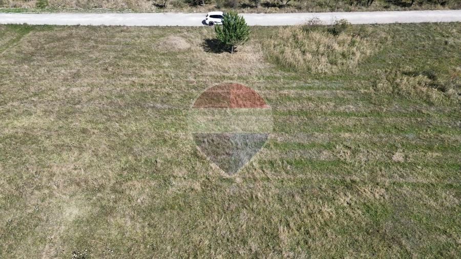 Teren agricol intravilan de 800 mp, în Sânpetru