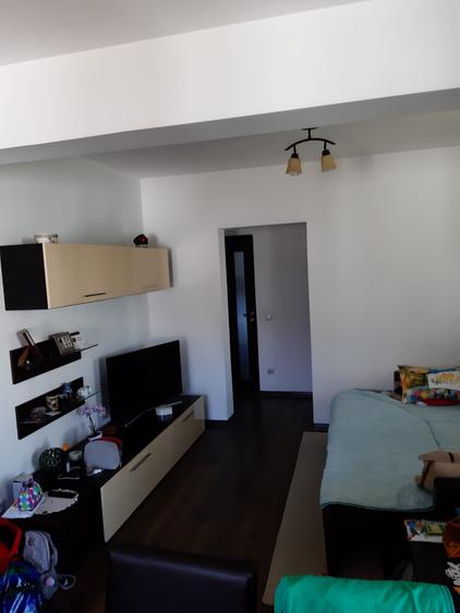 Apartament cu 2 camere decomandat, mobilat în Periferie
