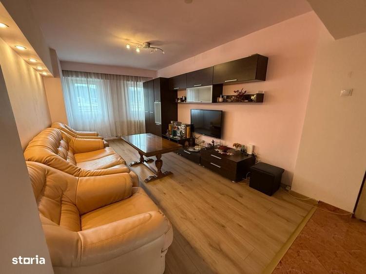 Apartament cu 4 camere decomandat în Traian