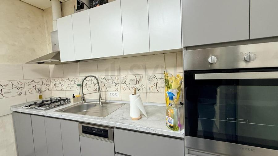 Casă individuală cu 5 camere cu Canalizare în Domenii