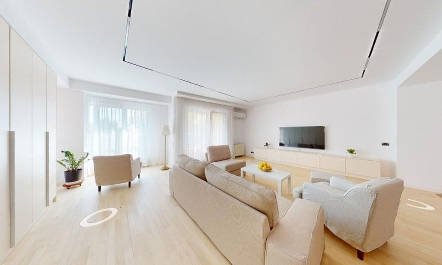 Apartament cu 3 camere în Aviatorilor