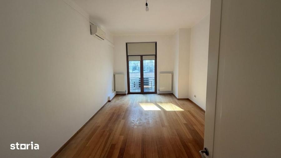 Apartament cu 6 camere semidecomandat în Cișmigiu