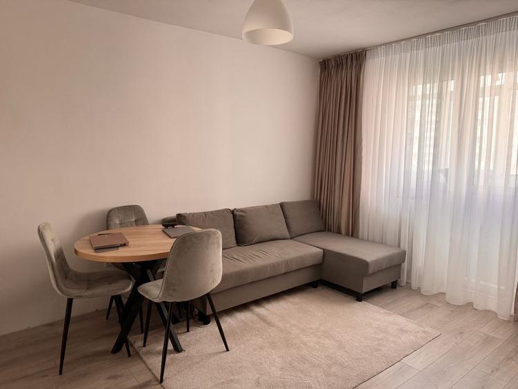Apartament cu 2 camere decomandat în Vitan