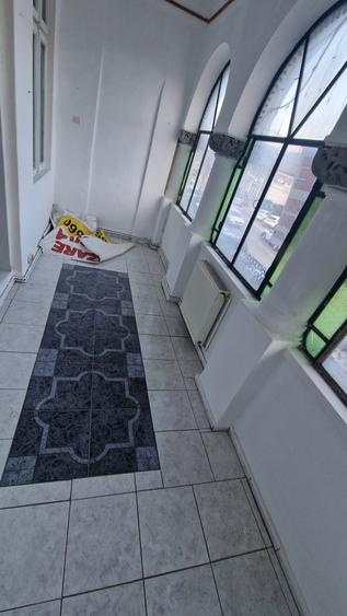 Casă cu 4 camere cu Canalizare în Central