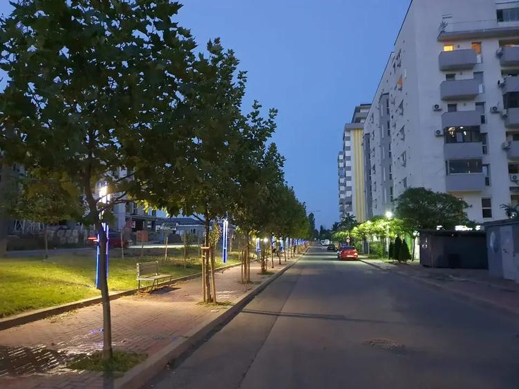 Apartament cu 3 camere decomandat în Titan