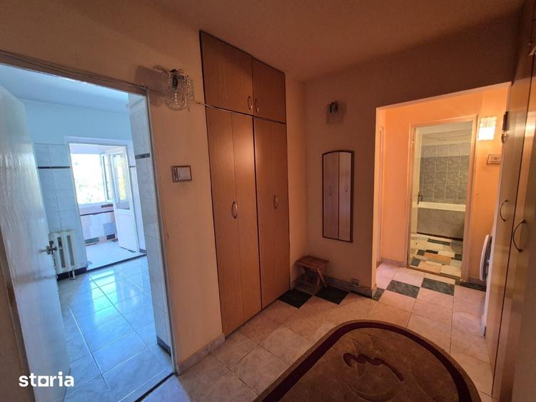 Apartament cu 2 camere decomandat în Km 4