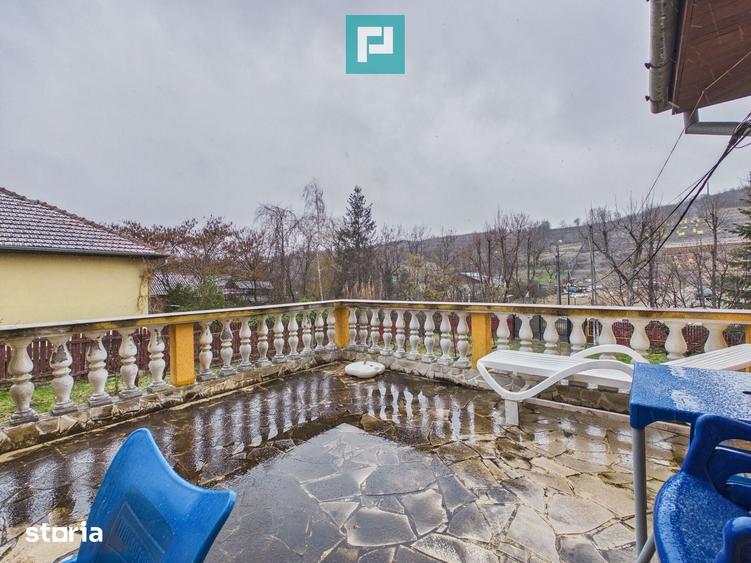 Casă cu 6 camere cu Teren 3000 Mp în Central