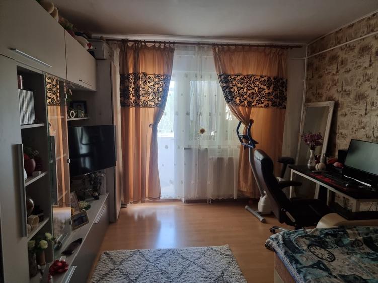 Apartament cu 2 camere decomandat în Dacia
