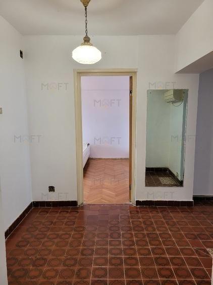 Apartament cu 3 camere decomandat în Dorobanți