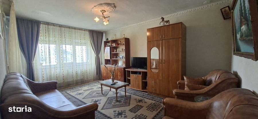 Apartament cu 2 camere în Micro 21