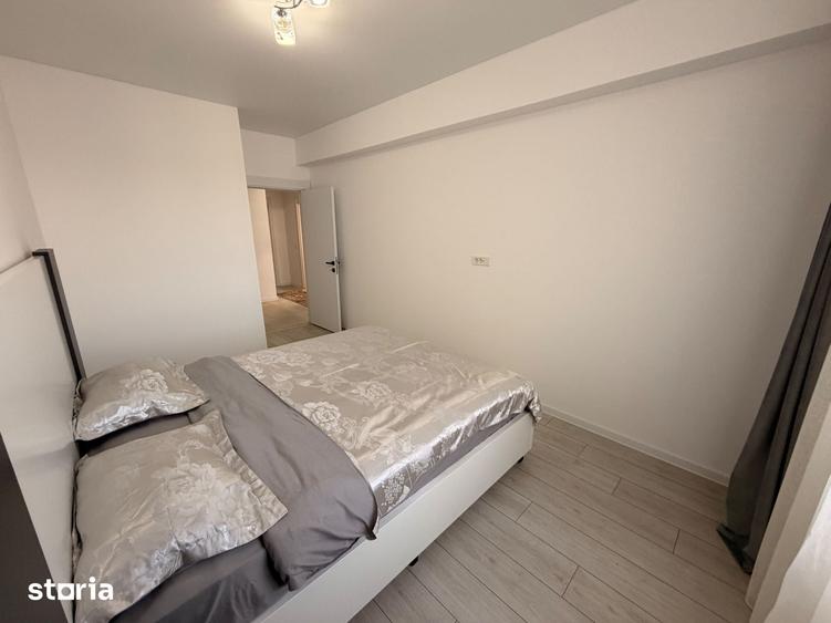 Apartament cu 3 camere decomandat în Berceni