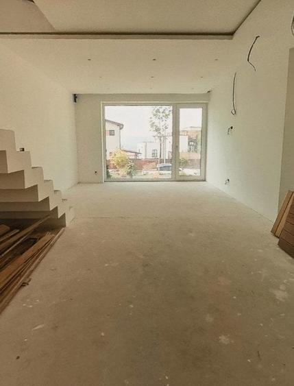 Casă individuală cu 4 camere cu Teren 390 Mp în Iris