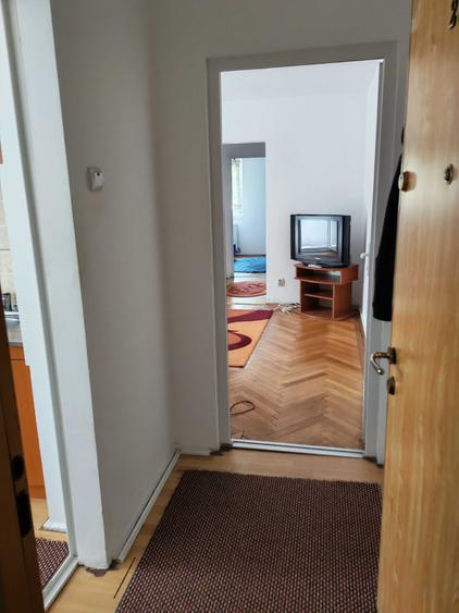 Apartament cu 2 camere semidecomandat în Gemenii