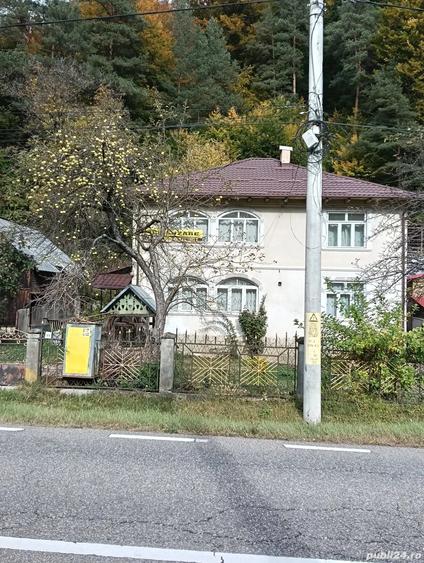 Casă cu 6 camere cu Teren 1100 Mp în Central