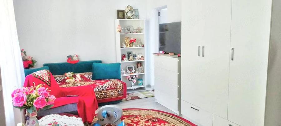 Casă cu 2 camere cu Teren 1800 Mp în Central