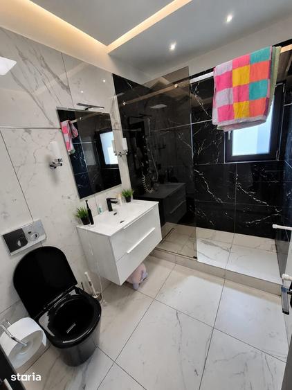 Casă cu 4 camere cu Teren 405 Mp în Roșu