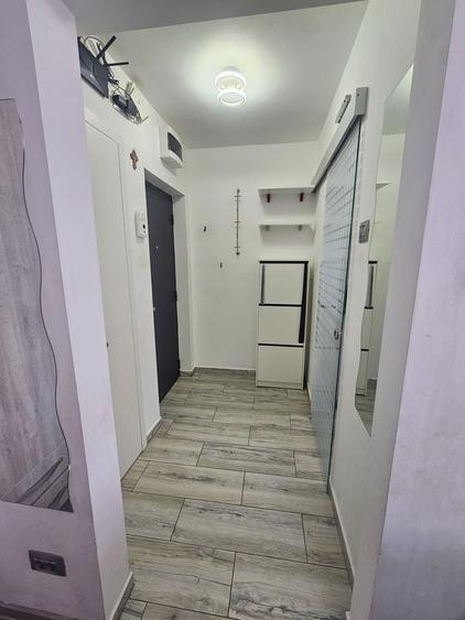 Apartament cu 2 camere semidecomandat, mobilat în Olteniței