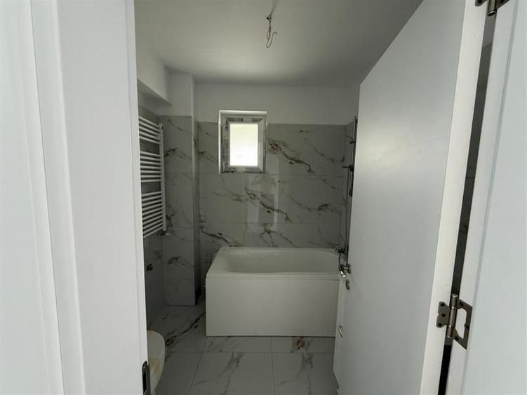 Apartament cu 2 camere decomandat în Berceni