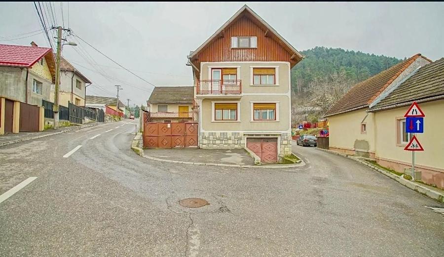 Casă cu 4 camere în Turcheș