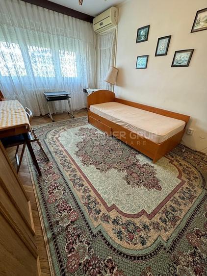 Apartament cu 3 camere în Podu Roș