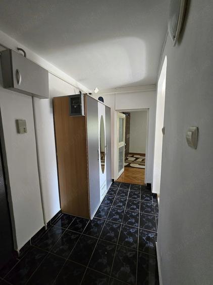 Apartament cu 2 camere decomandat în Vitrometan