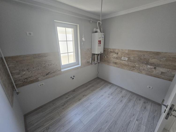 Apartament cu 2 camere decomandat în Girocului