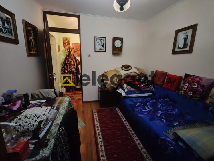 Apartament cu 3 camere decomandat în Rovine