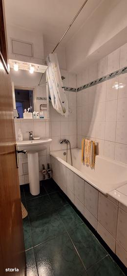 Apartament cu 4 camere decomandat în Pantelimon