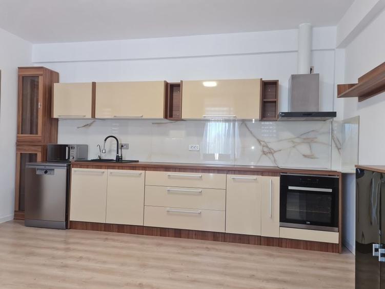 Apartament cu 2 camere semidecomandat în Chinteni