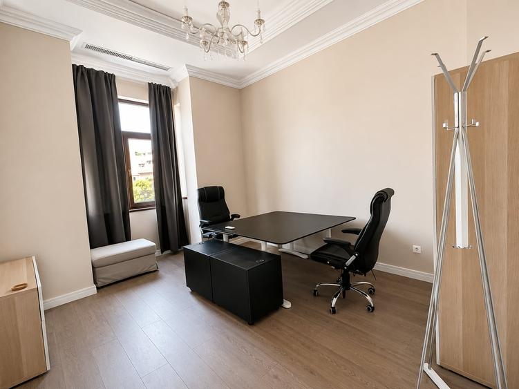 Apartament cu 8 camere, mobilat în Parcul Carol