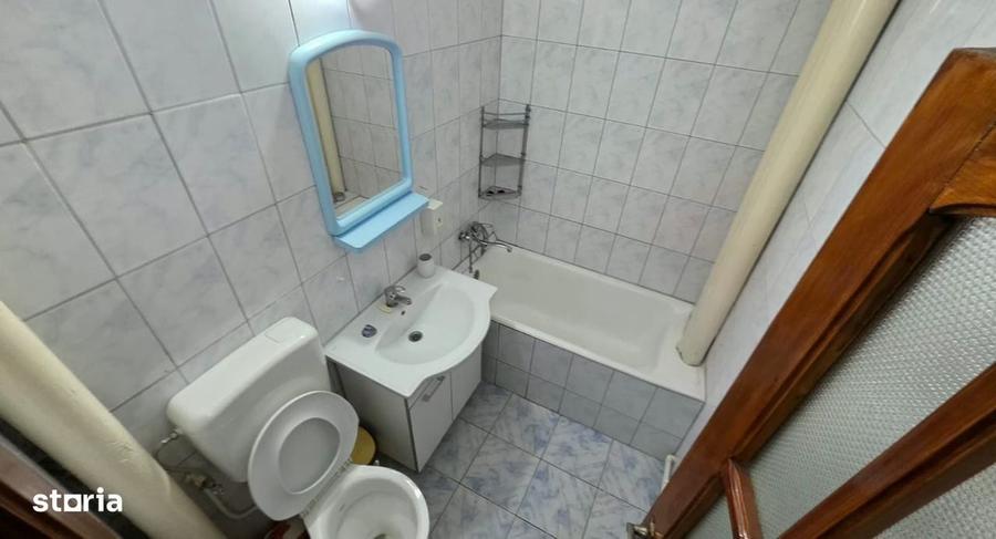 Garsonieră decomandată în Central
