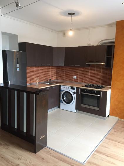 Apartament cu 2 camere decomandat, mobilat în Vitan-Bârzești
