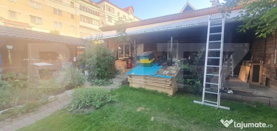 Casă cu 5 camere cu Teren 522 Mp în Central