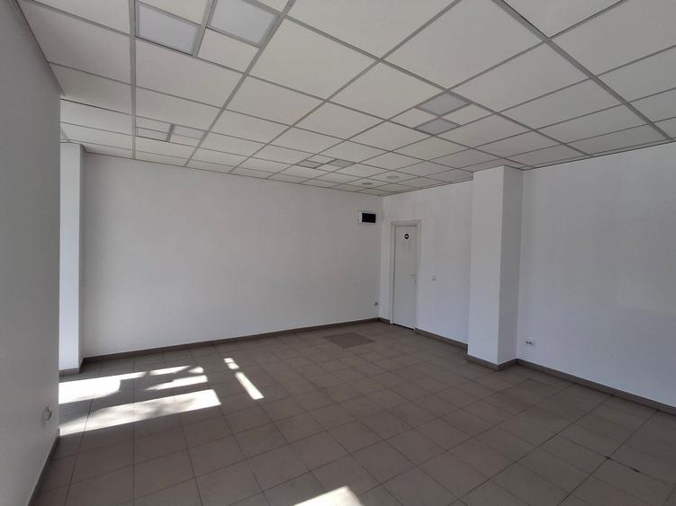Spațiu comercial, de 72 mp, în Valea Ialomiței
