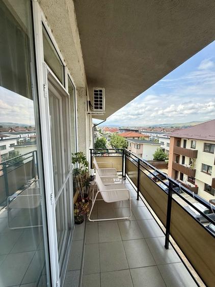 Apartament cu 3 camere decomandat în Florești