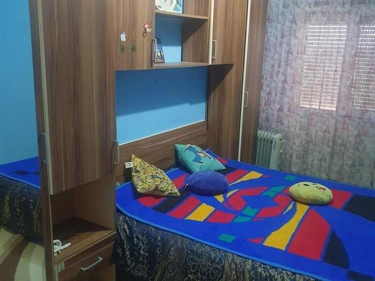 Apartament cu 3 camere decomandat, mobilat în Central