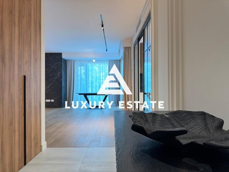Apartament cu 4 camere semidecomandat în Aviatorilor