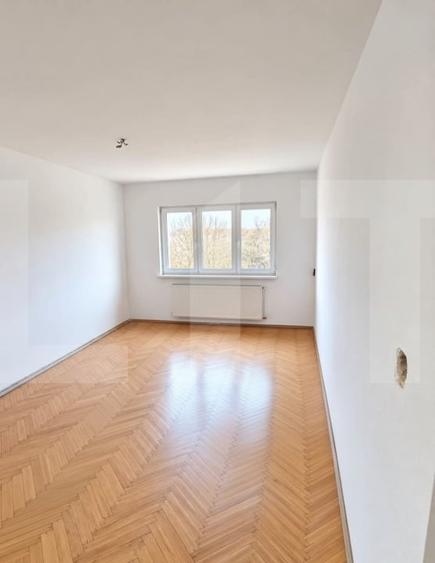 Apartament cu 2 camere decomandat în Lenin