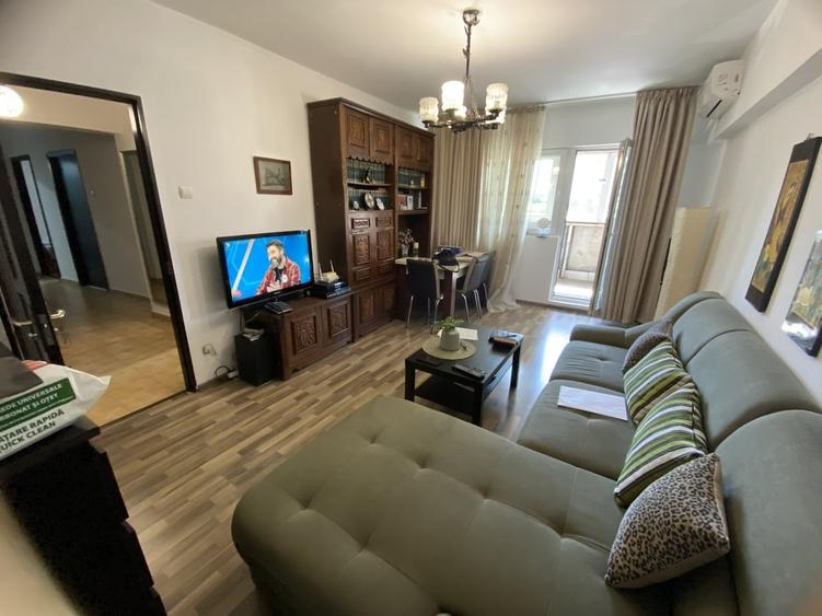 Apartament cu 3 camere decomandat în Doamna Ghica