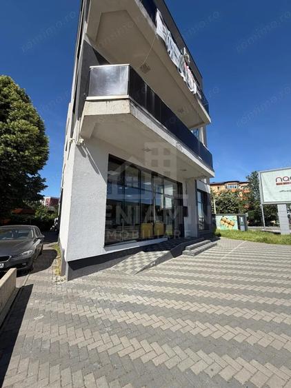 Spațiu comercial, de 100 mp, în Rovine