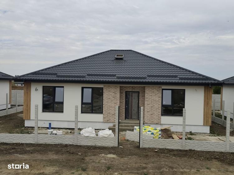 Casă cu 4 camere în Bâcu