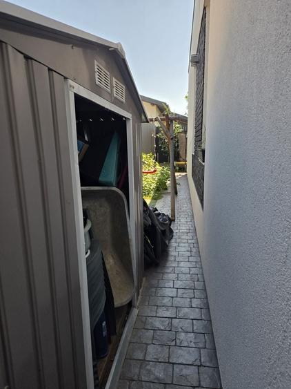 Casă individuală cu 3 camere cu Canalizare în Tunari