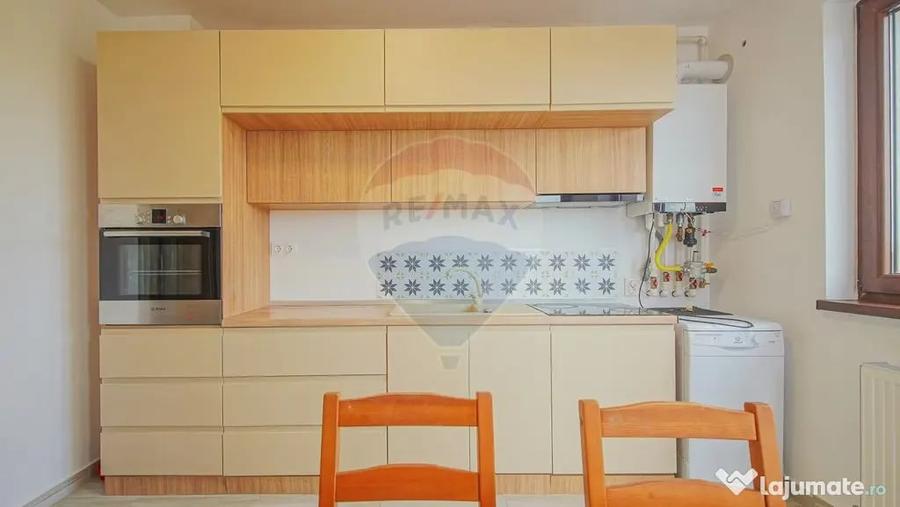 Apartament cu 3 camere decomandat în IAR
