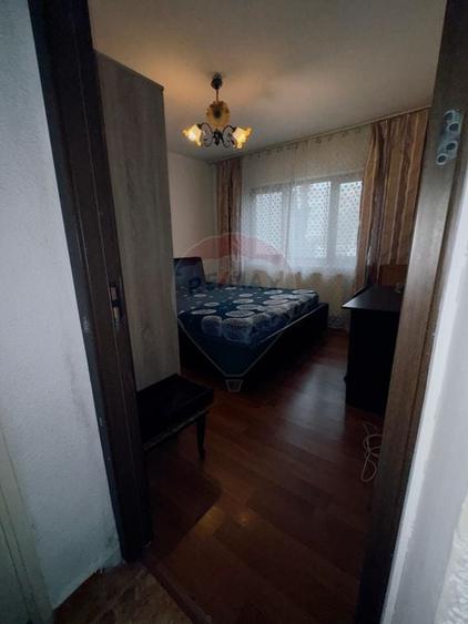Apartament cu 4 camere decomandat, mobilat în 1 Mai